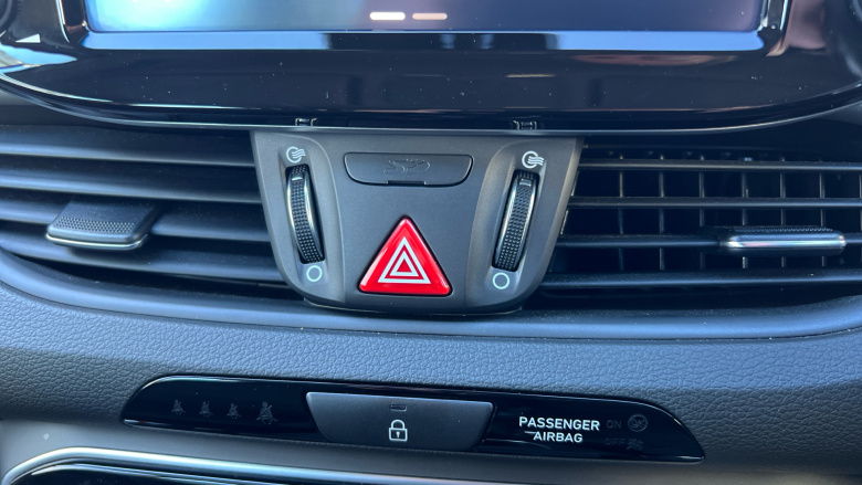 Hyundai I30 Fastback 1.4T GDI SE Nav 5dr Petrol Hatchback